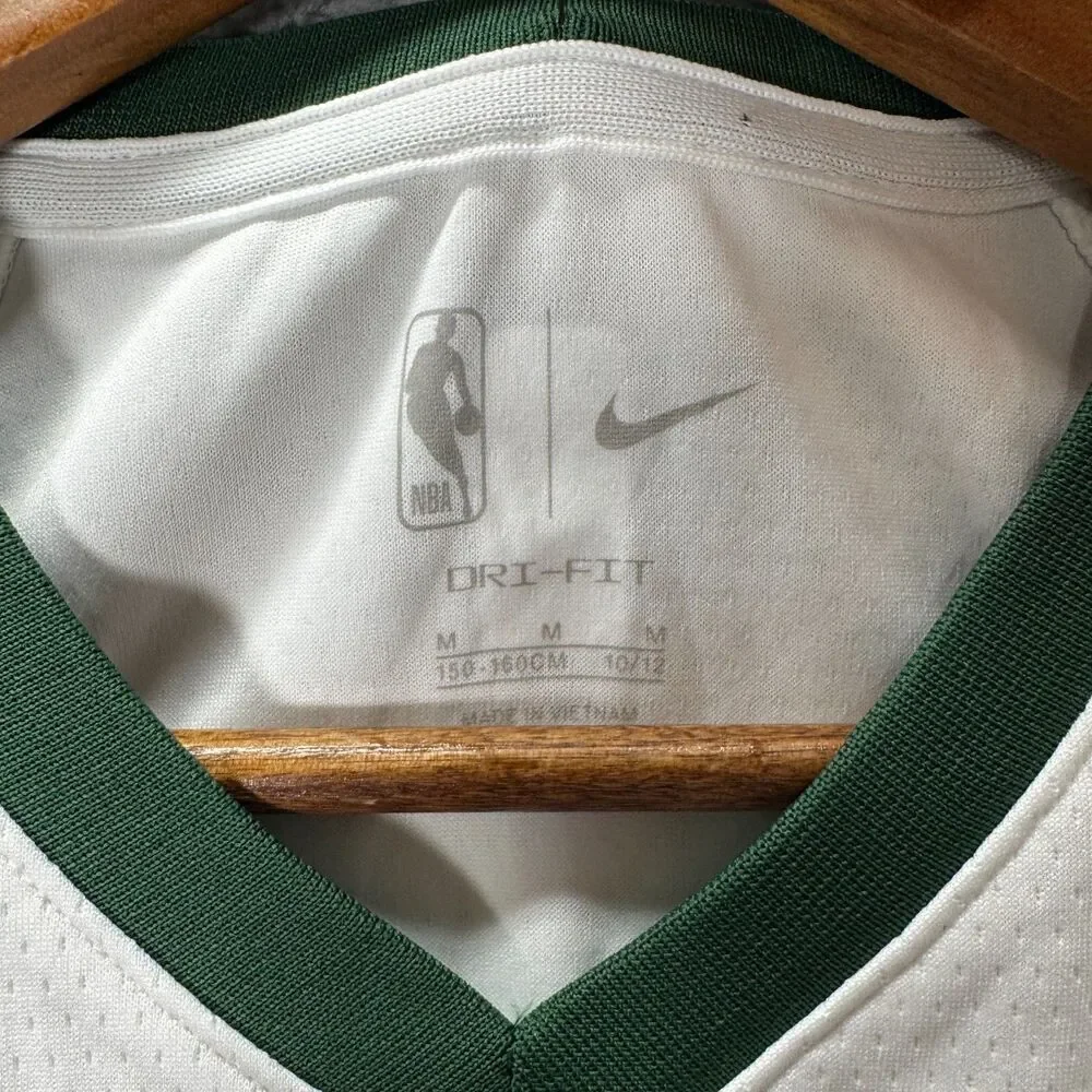 Youth Milwaukee Bucks Giannis Antetokounmpo Nike Swingman Jersey Size M 10/12